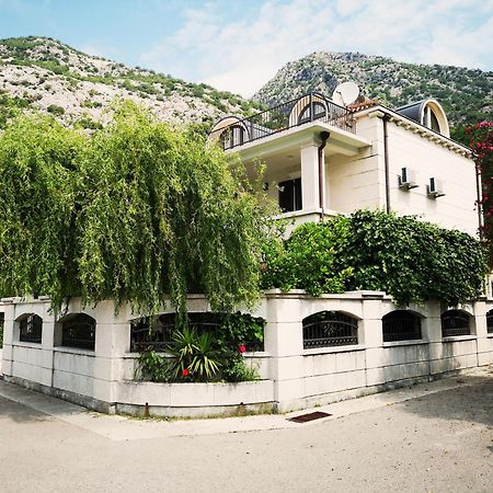 Villa Teuta ريسان المظهر الخارجي الصورة